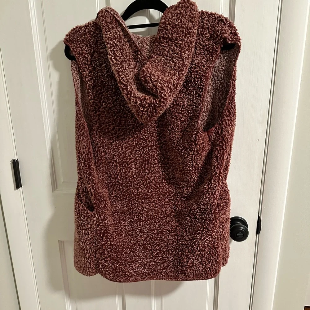Vest - Picture 3 of 5